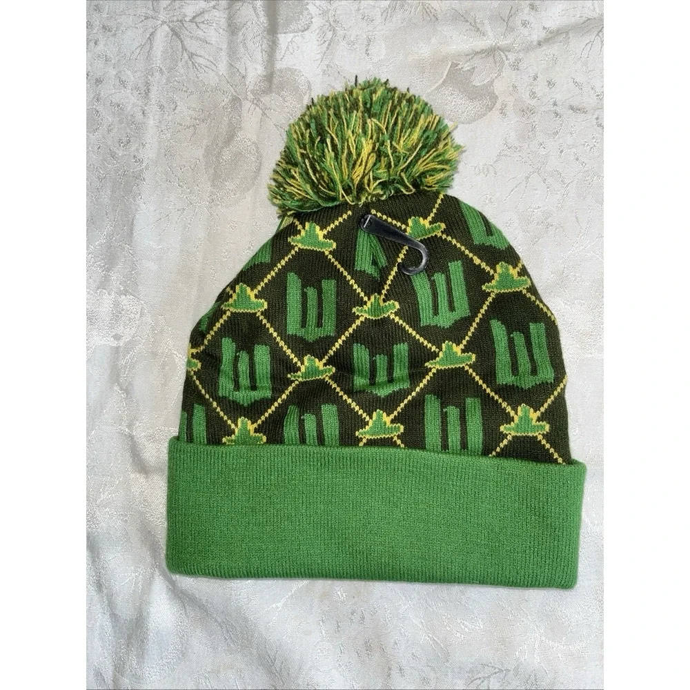 Universal Studios WICKED Elphaba‎ Green Pom Pom Beanie NWT